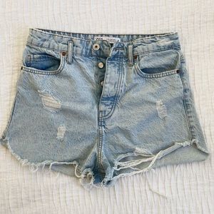Zara High Waisted Light Wash Destroyed Denim Shorts sz 6